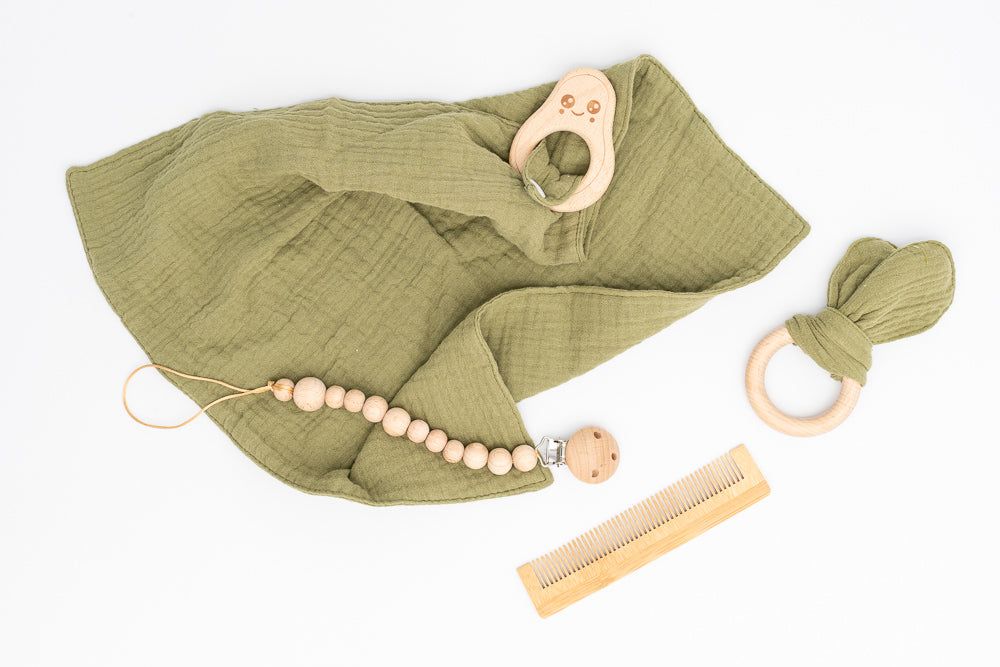 Conjunto Muselina, Chupetero, Mordedor y Peine Verde