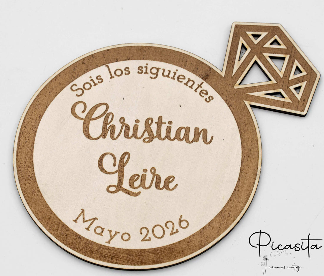 Cartel de Sois los Siguientes personalizado en madera grabado con láser para bodas