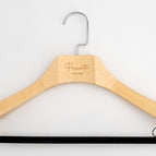 PCL01 (Haya · Natural · 44.5cm · 2cm · 6cm · Barra terciopelo)