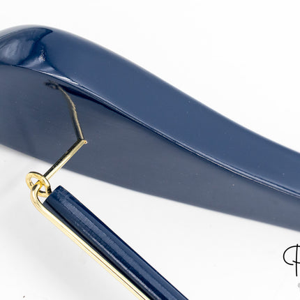 Bunte Kleiderbügel für Boutique