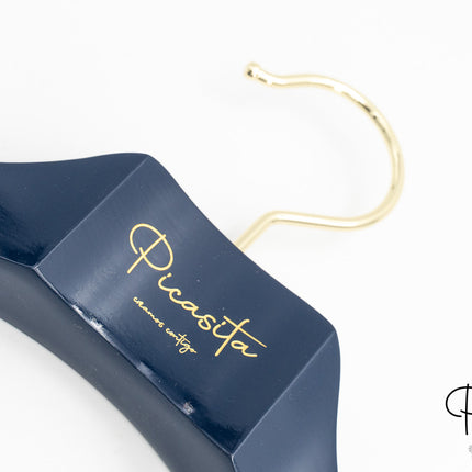 Bunte Kleiderbügel für Boutique