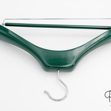 Bunte Kleiderbügel für Boutique