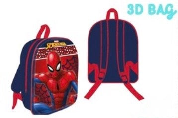 Mochila infantil de Spiderman con relieve 3D frontal en color azul marino y rojo con tirantes acolchados.