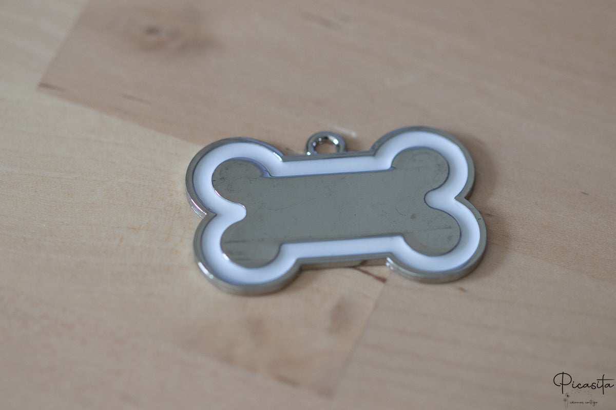 Placa Identificativa para Perro Acero con borde blanco (Nombre + Teléfono)