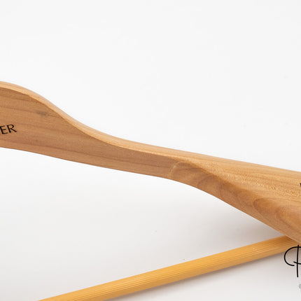 Perchas Hombro Ancho Tono Claro