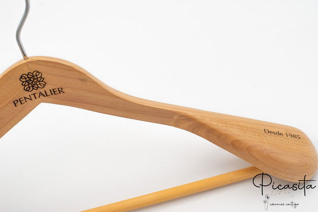 Perchas Hombro Ancho Tono Claro