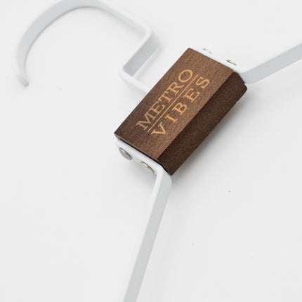 Perchas de Metal y Madera