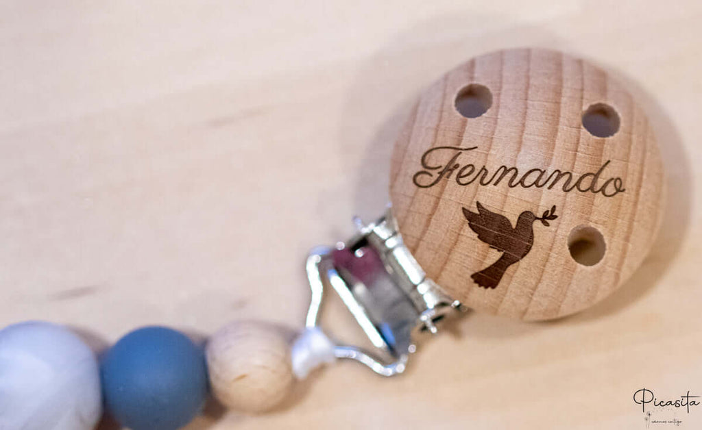 Chupetero Personalizado con Nombre de Madera y Silicona