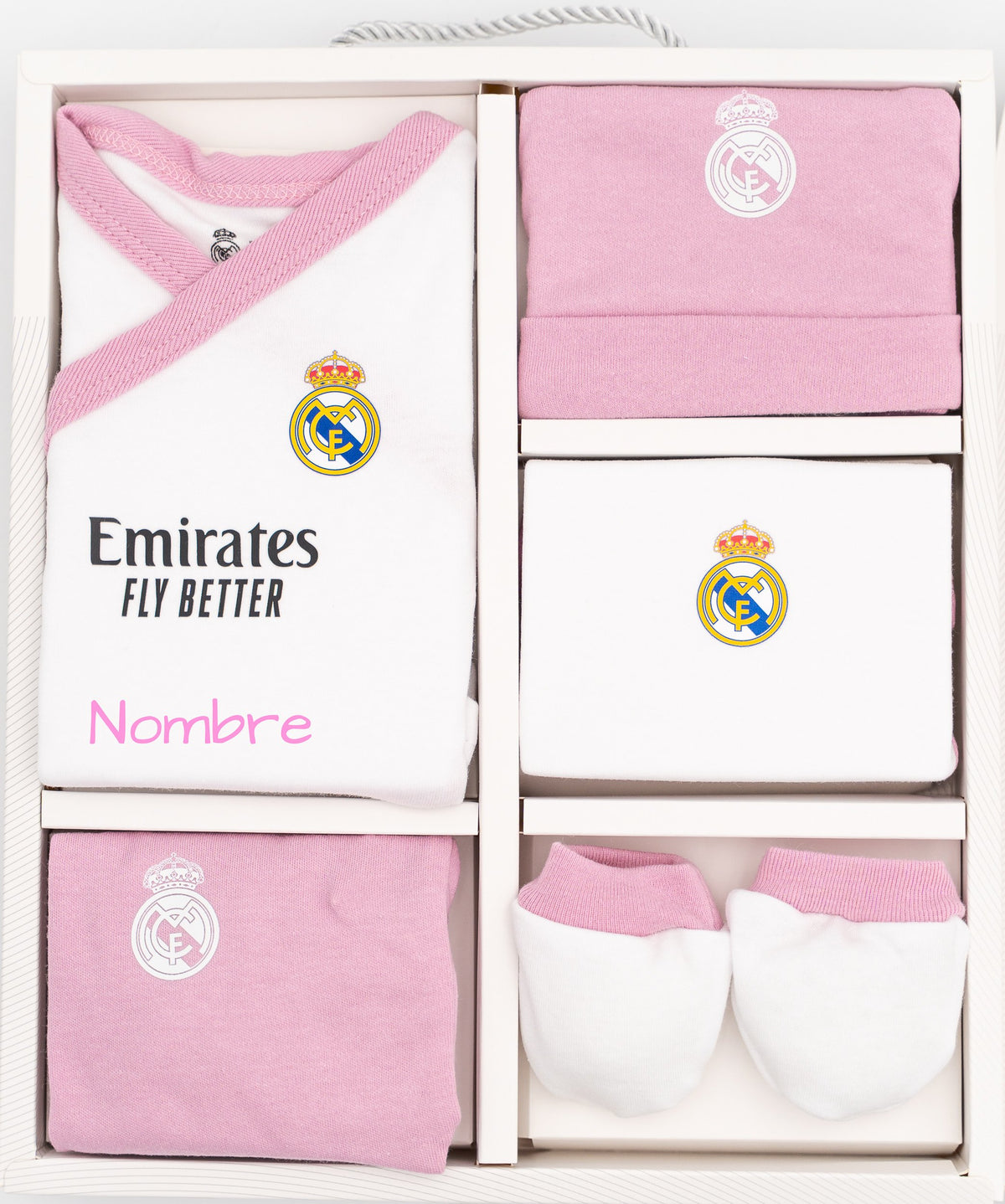 Real Madrilen multzo arrosa bere kutxan, izena kamisetan duela
