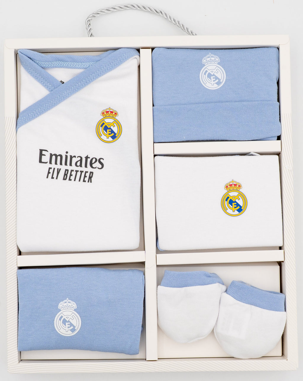 Real Madrilen jaioberrientzako multzo urdinaren kutxa