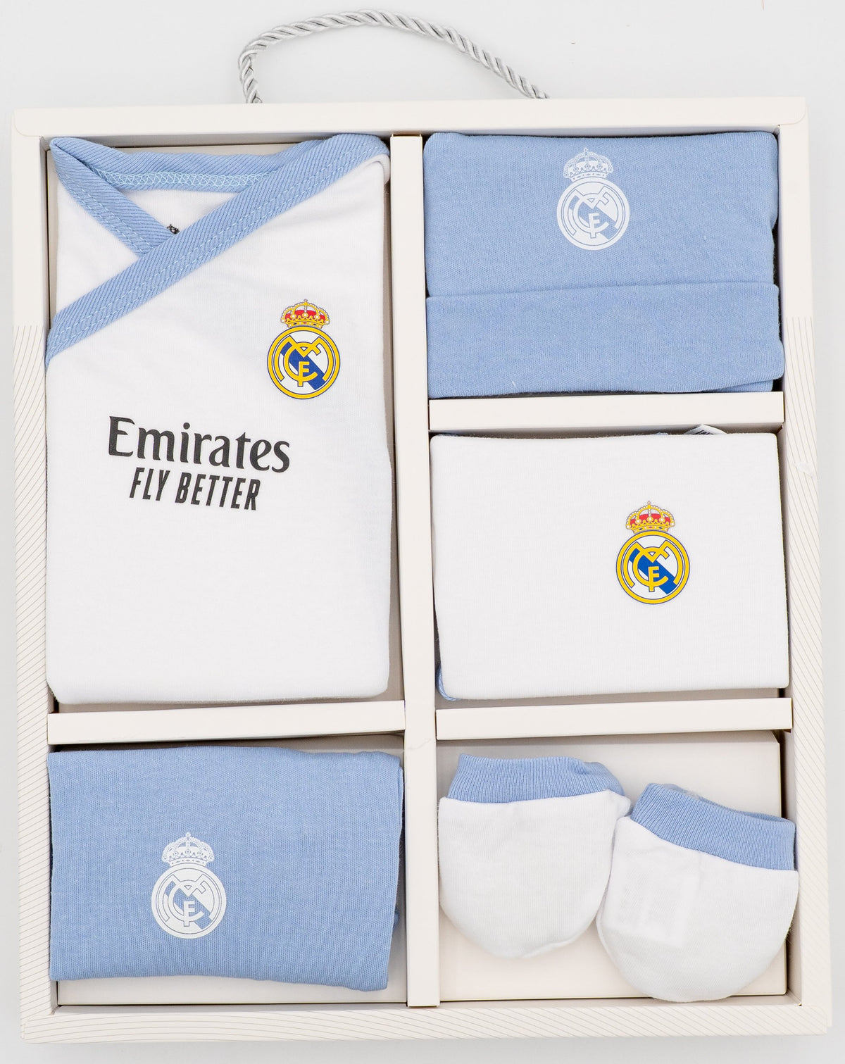 Real Madrilen jaioberrientzako multzo urdinaren kutxa