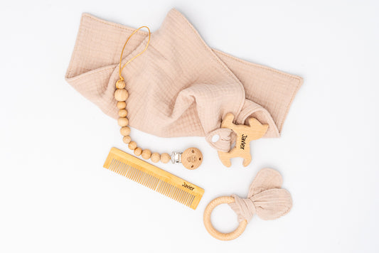 Conjunto Muselina, Chupetero, Mordedor y Peine Beige