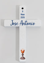 Cruz blanca de comunión con nombre, fecha y cáliz impresos a color