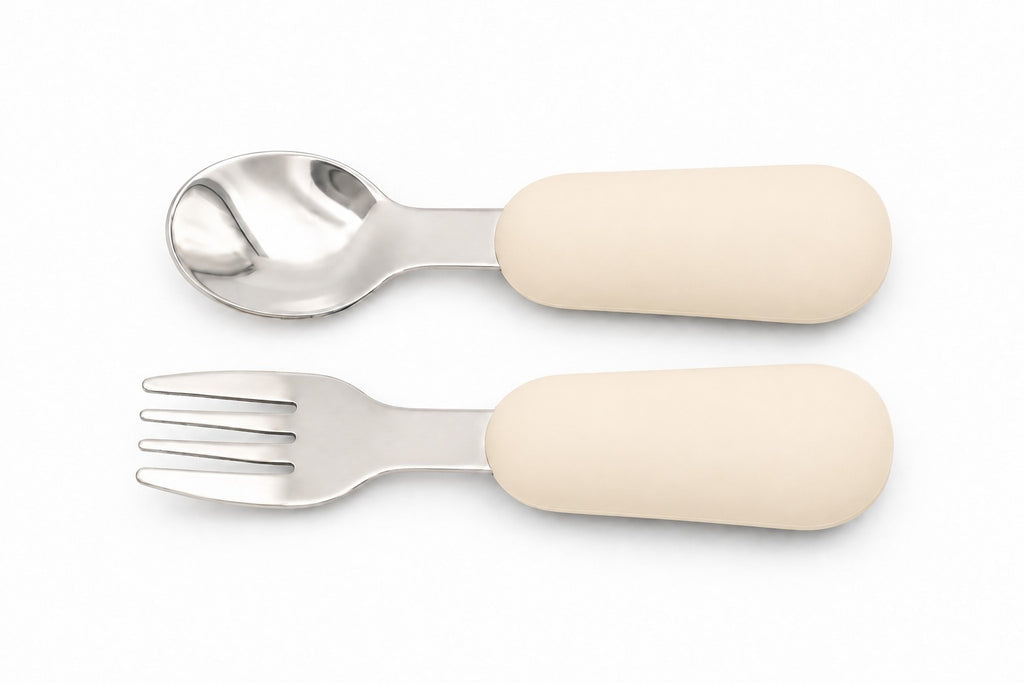 Cubiertos para bebé BLW, cuchara y tenedor de silicona en color crema