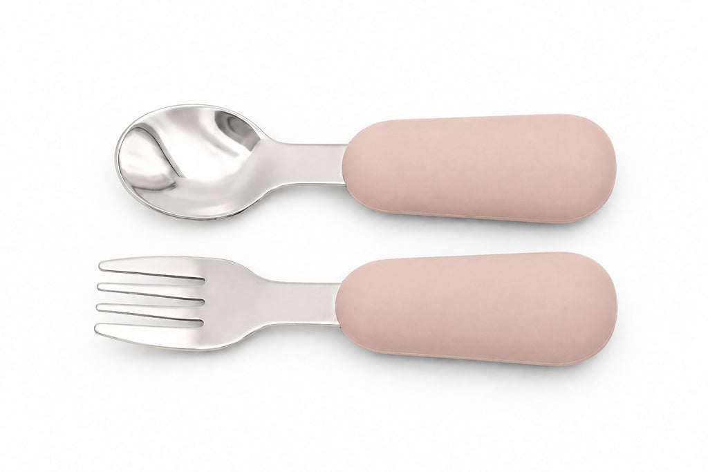 Cubiertos para bebé BLW, cuchara y tenedor de silicona en color rosa clarito