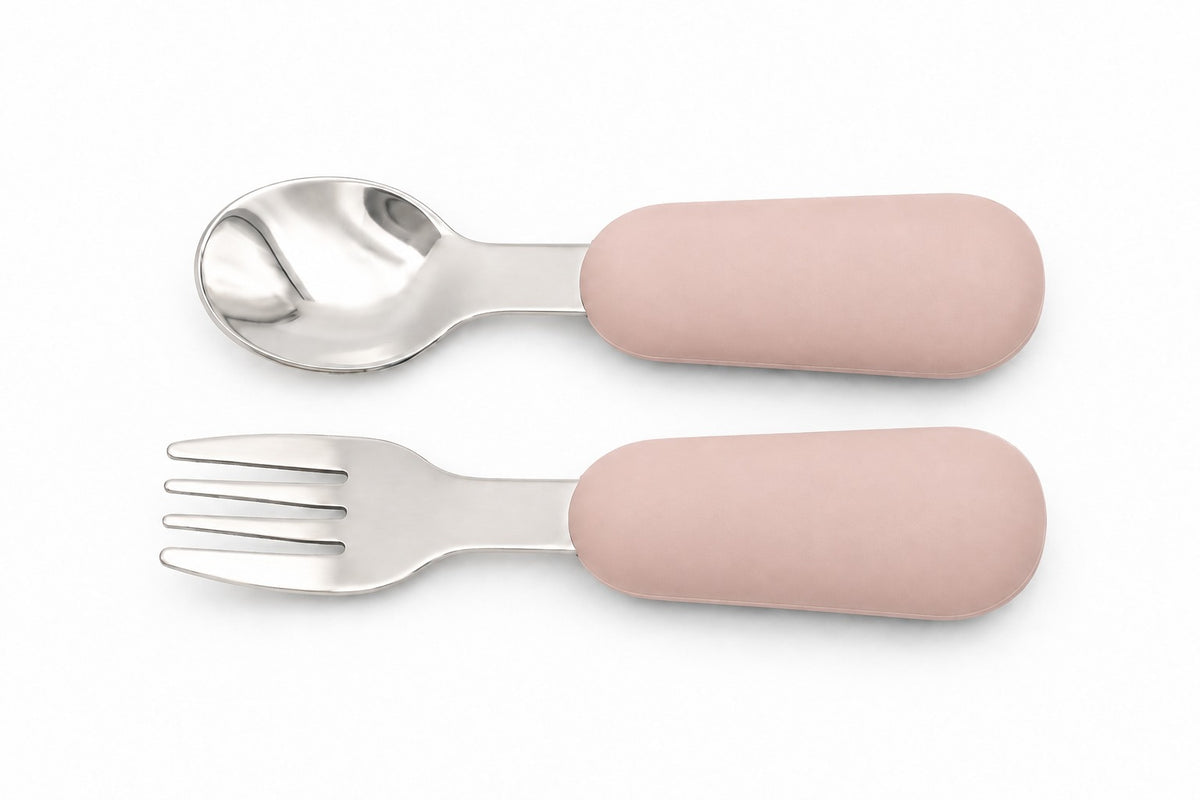Cubiertos para bebé BLW, cuchara y tenedor de silicona en color rosa clarito