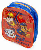 Motxilla vermella i blava amb il·lustracions frontals de Chase, Marshall i Rubble de la Patrulla Canina.