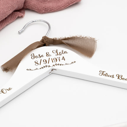 Percha Personalizada para Novios Blanco