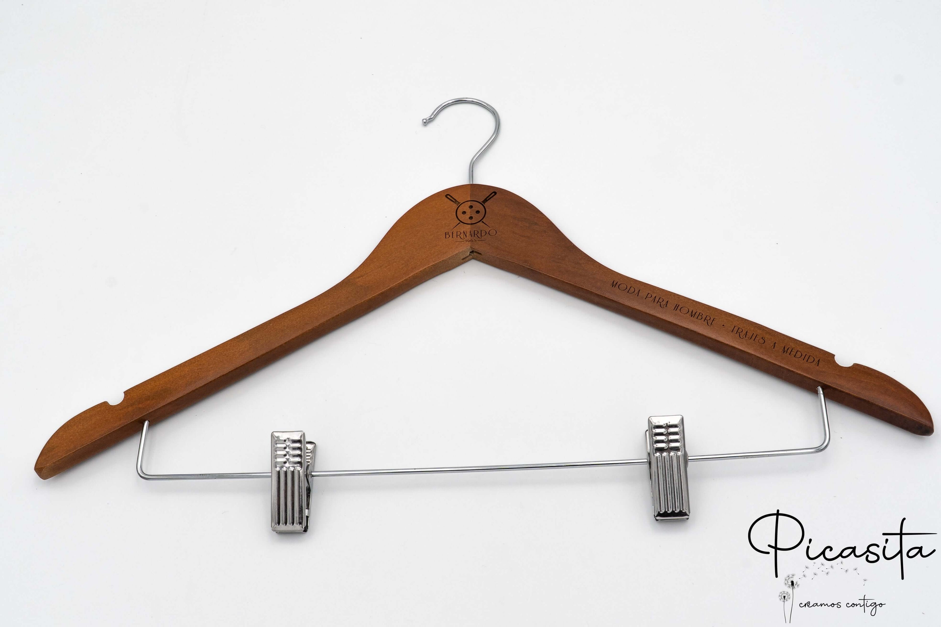 perchas_de_madera_con_pinzas