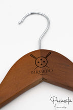 perchas_de_madera_con_pinzas