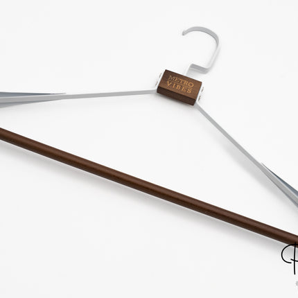 perchas_de_metal_y_madera