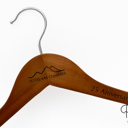 perchas_hombro_ancho_tono_medio