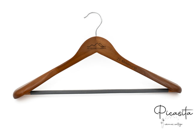 perchas_hombro_ancho_tono_medio