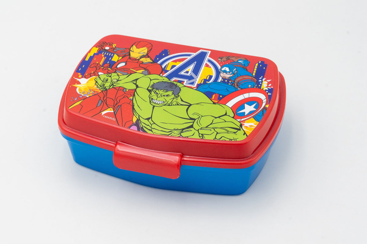 Marvelen Avengers irudiak dituen plastikozko janari-kutxa gorri eta urdina, aurreko itxierarekin