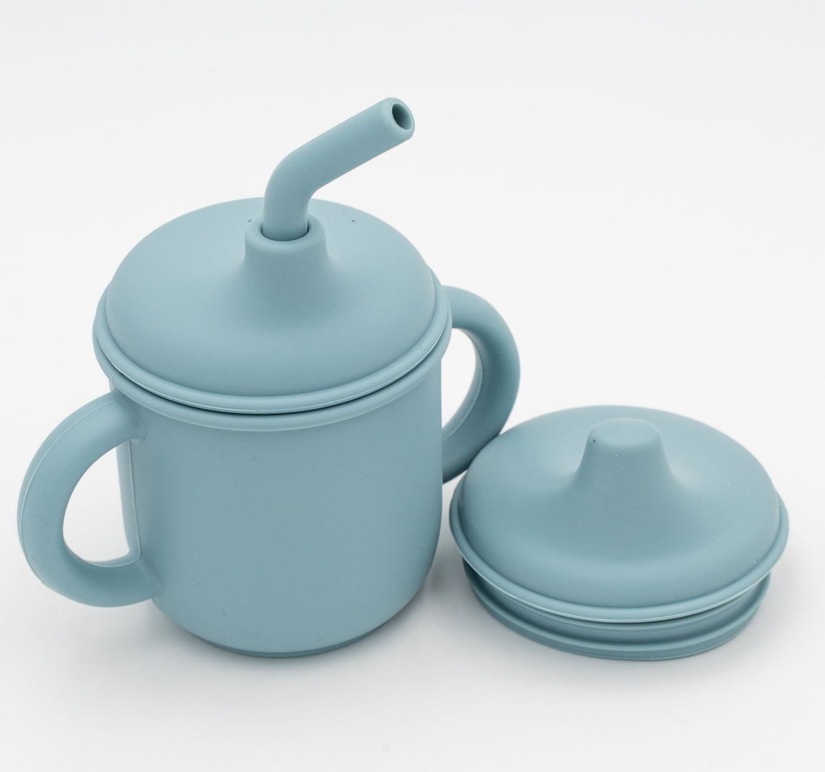 Vaso infantil azul con palliña, dúas asas e tapa de bico