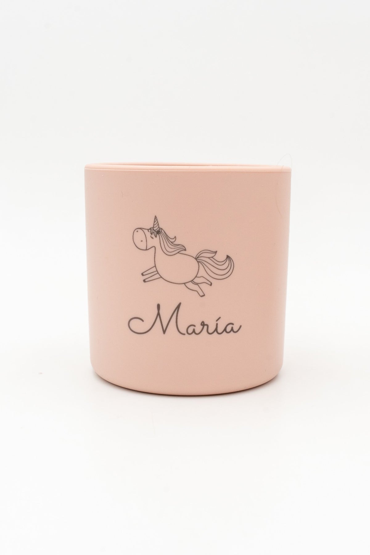 Got rosa amb el nom María i un unicorn gravats
