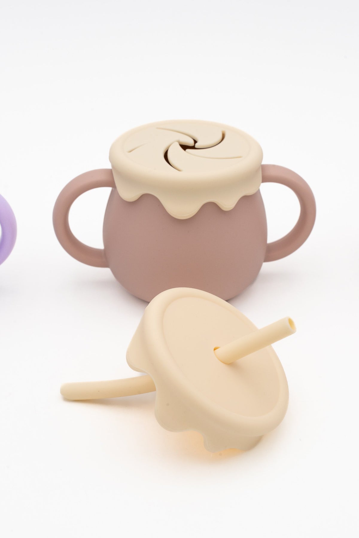 Vaso rosa con tapa segmentada para aperitivos e tapa con palliña separada